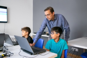 Blended Learning Solutions Hybrid Learning Models: Blended Learning Solutions: